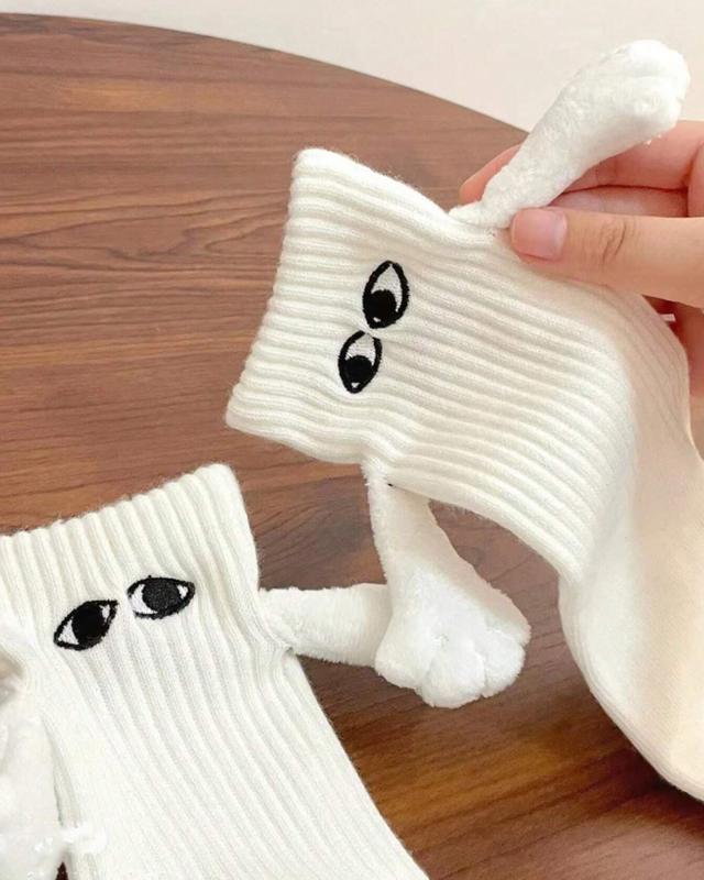 Sports Outdoor 2 Pairs of Creative Cute Couple Holding Hands Socks with Personality Stereoscopic Cartoon Eyes 3D Design for Daily Life Wear