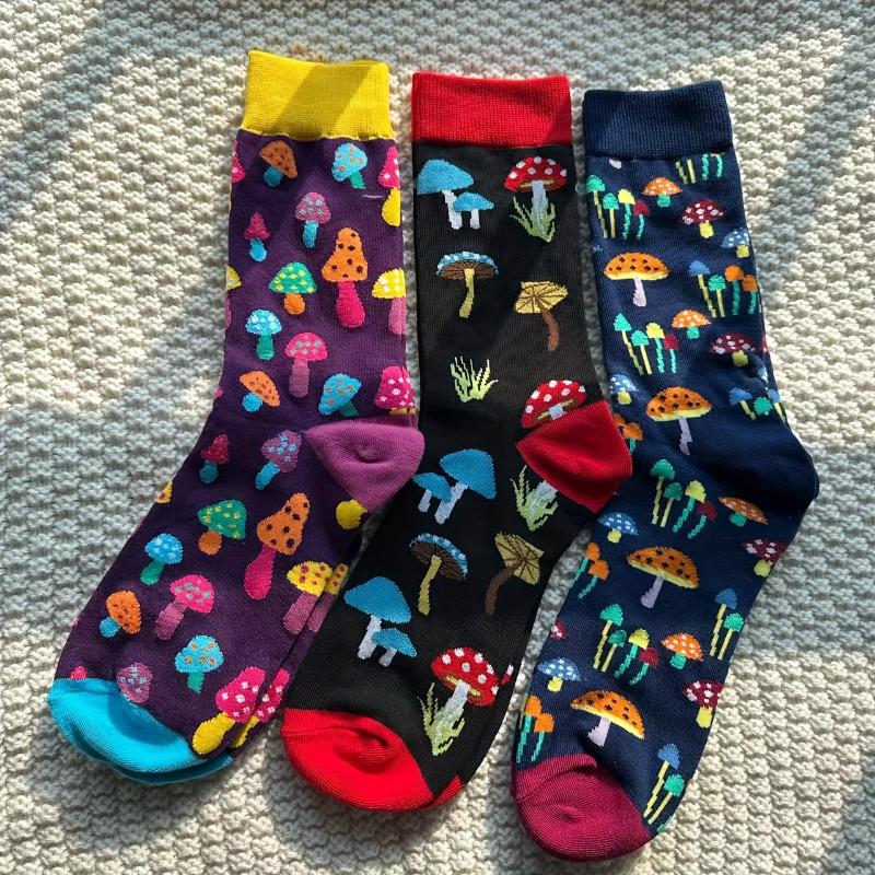 Mushroom Pattern 3 Pairs Of Men's Trendy Cartoon Pattern Crew Mid-calf Socks, Breathable Comfy Casual Unisex Socks For Men's Outdoor Wearing All Seasons Wearing