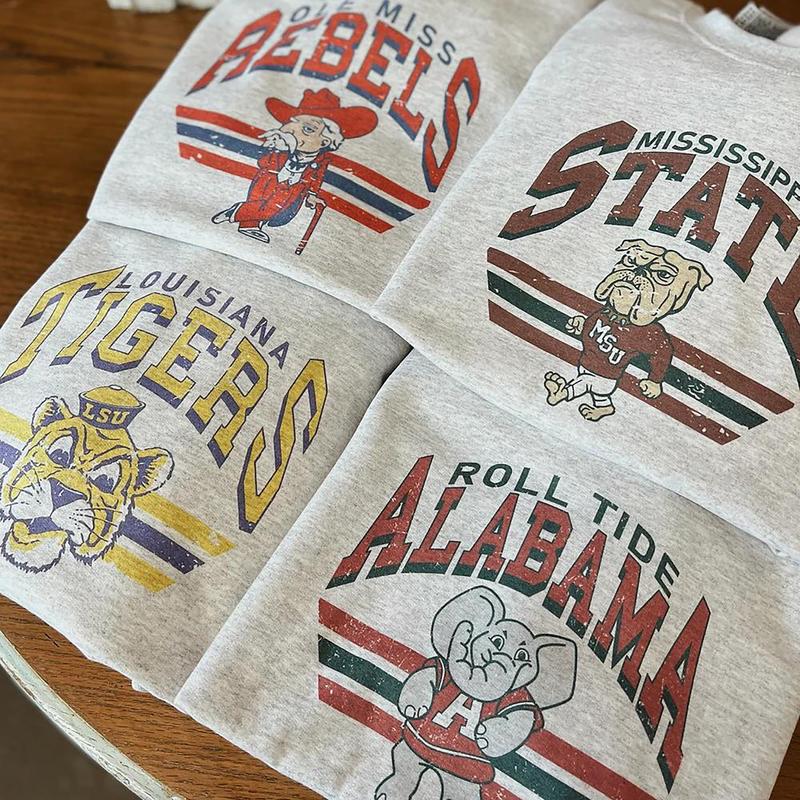 Retro College Football Mascot Crewneck Sweatshirt Ash Color Classic Menswear Tops Cotton Sweaters Ash Grey Womenswear Soft