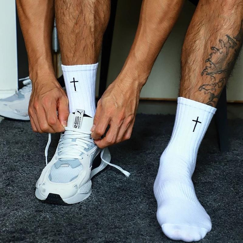 Cross Christian Pattern Fashion Non-Slip Socks Men's Bottom Sticky Grab Sports Custom Logo Crew Socks |  Casual Moisture Wicking Mid Tube Socks, SoftComfy Breathable Socks for All Seasons Daily Wear