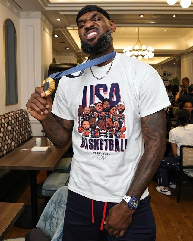 LEBRON'S T-shirt USA Basketball Olympic 2024, Hiphop Retro Vintage 90s Graphic Basketball Shirt, Basketball Fan, Team USA 2024 Shirt Crewneck Cotton